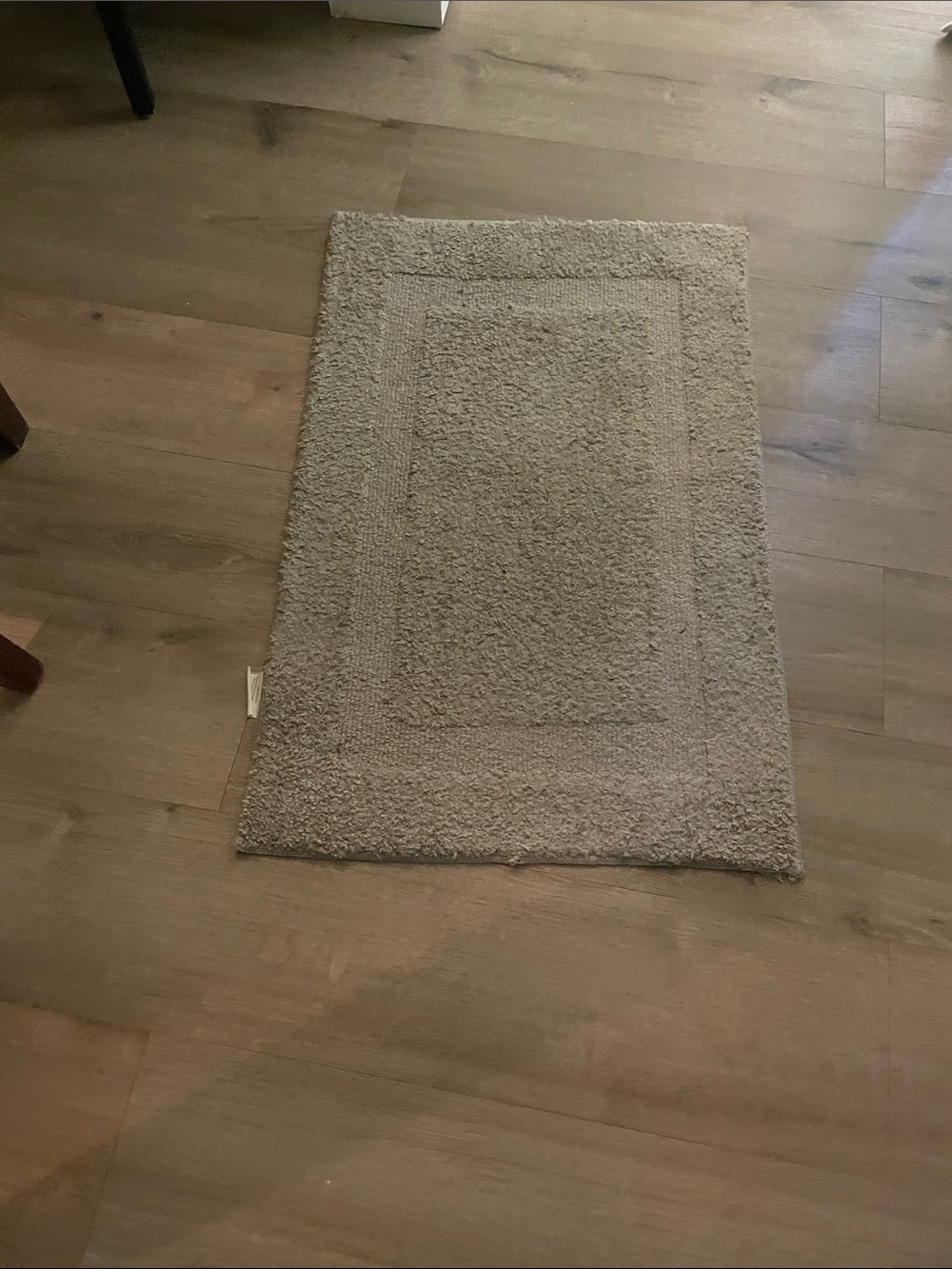 Plush Gray Bath Mat - Soft Absorbent Accent Rug